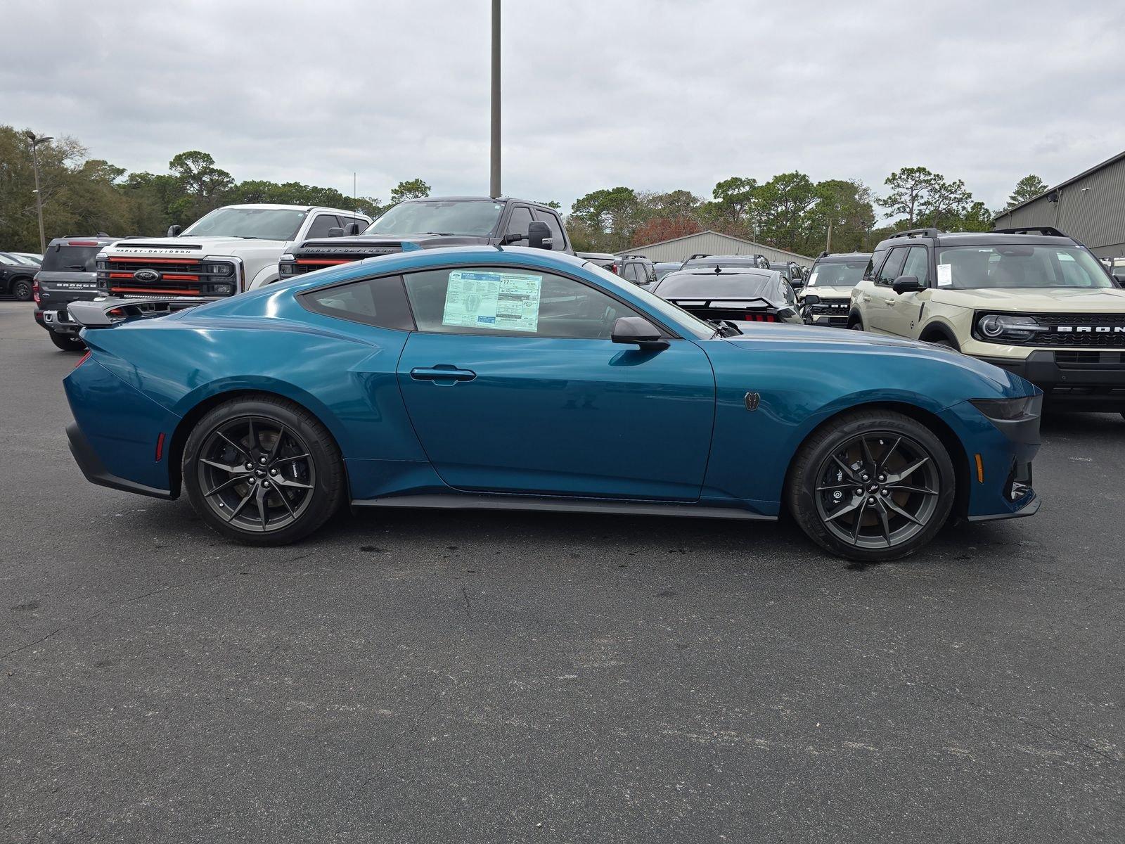 Ford Mustang Dark Horse Rwd Fastback - Thumbnail 4