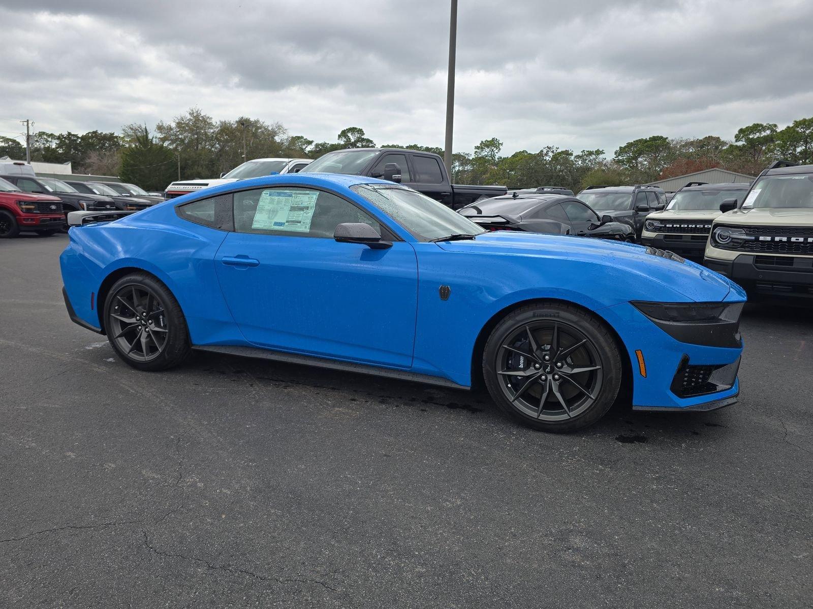 Ford Mustang Dark Horse Rwd Fastback - Thumbnail 3