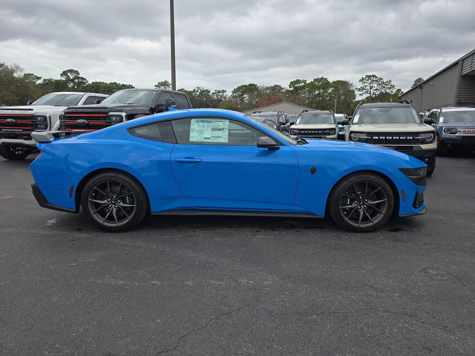 Ford Mustang Dark Horse Rwd Fastback - Thumbnail 4