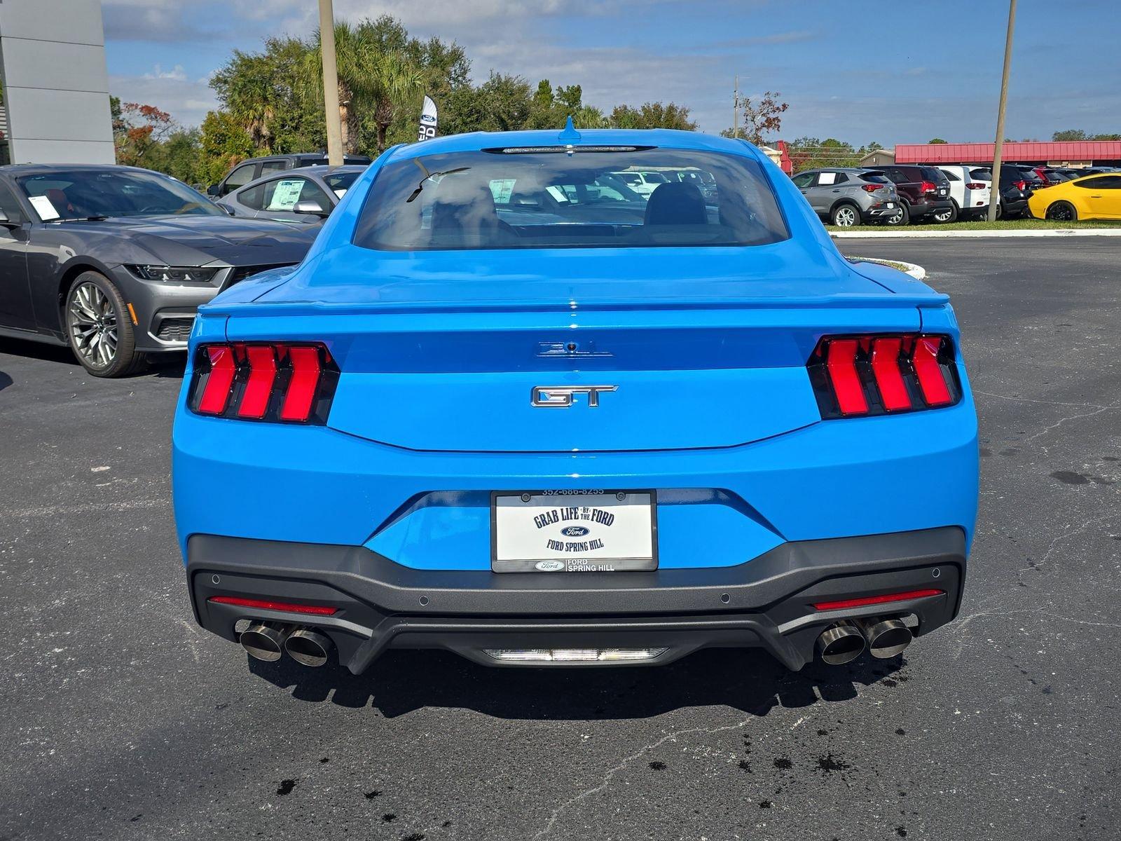 Ford Mustang Gt Premium Rwd Fastback - Thumbnail 6