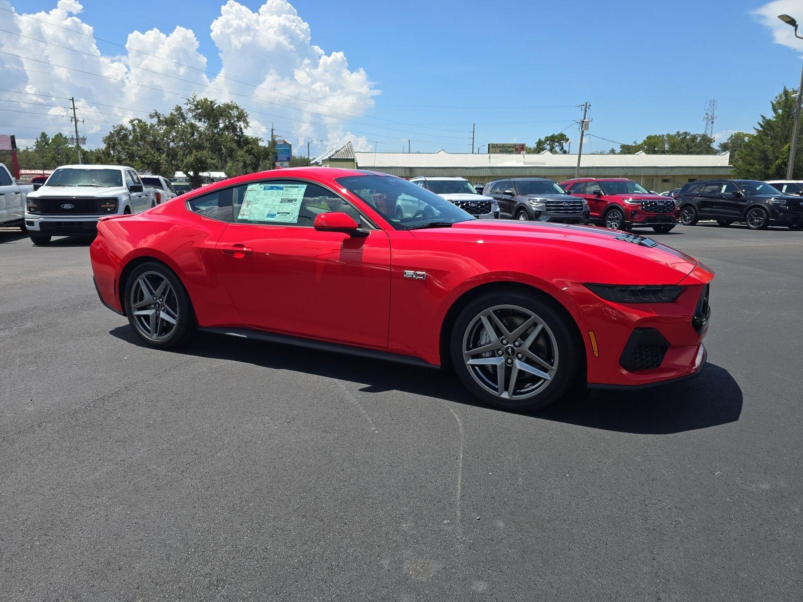 Ford Mustang Gt Rwd Fastback - Thumbnail 3