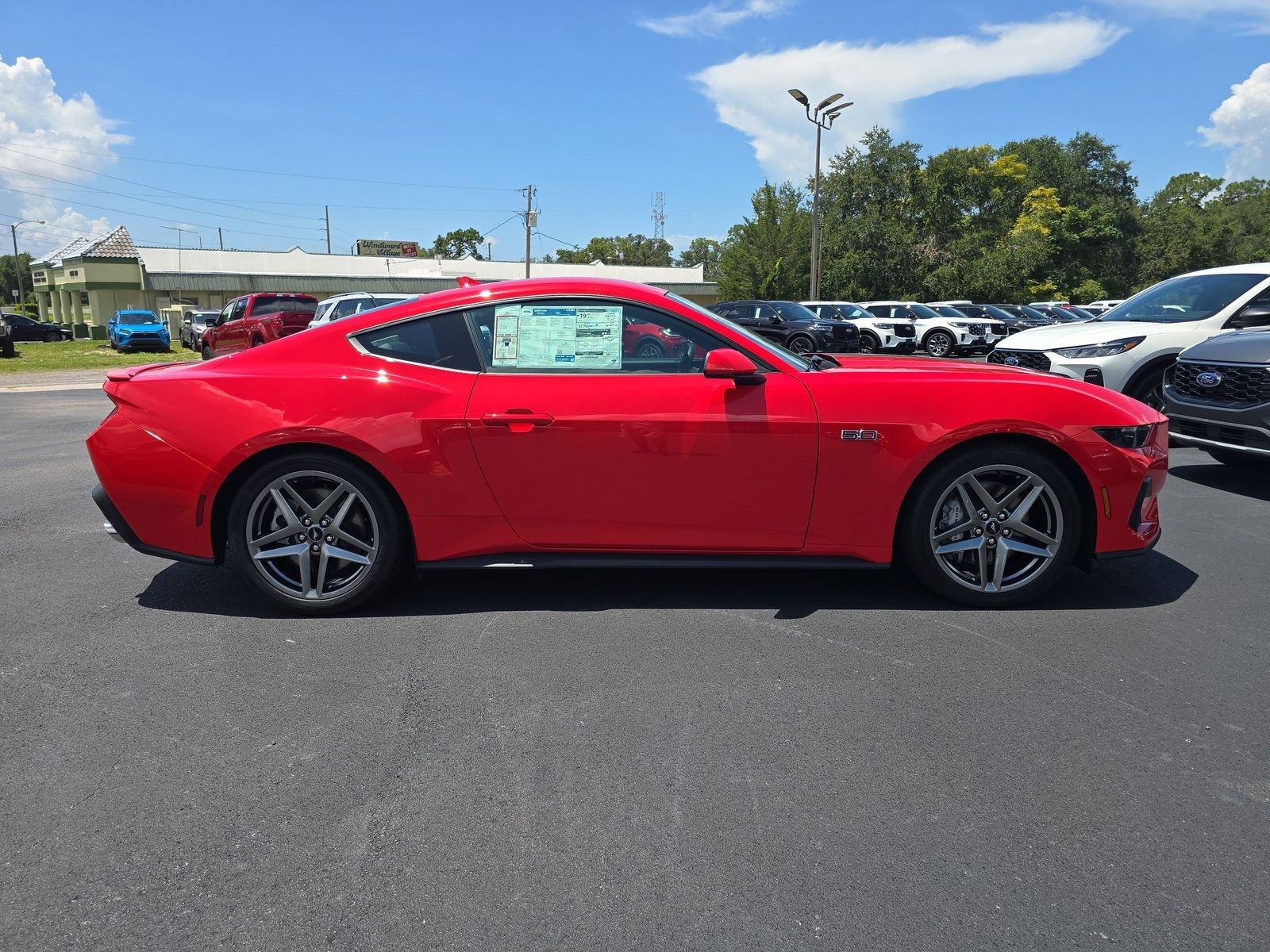 Ford Mustang Gt Rwd Fastback - Thumbnail 4