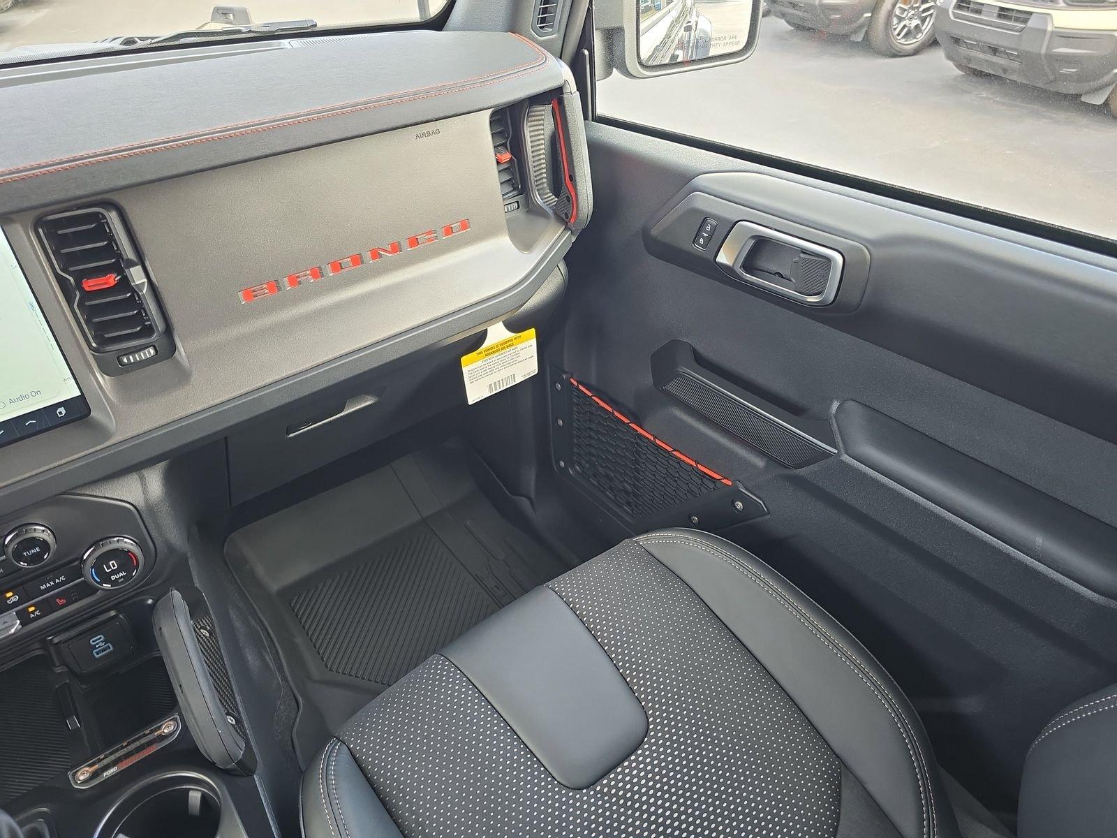 Ford Bronco Raptor 4X4 4 Door - Thumbnail 12