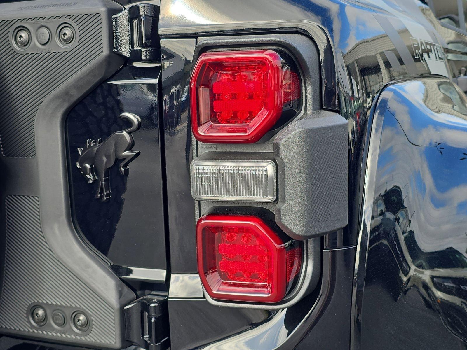 Ford Bronco Raptor 4X4 4 Door - Thumbnail 7