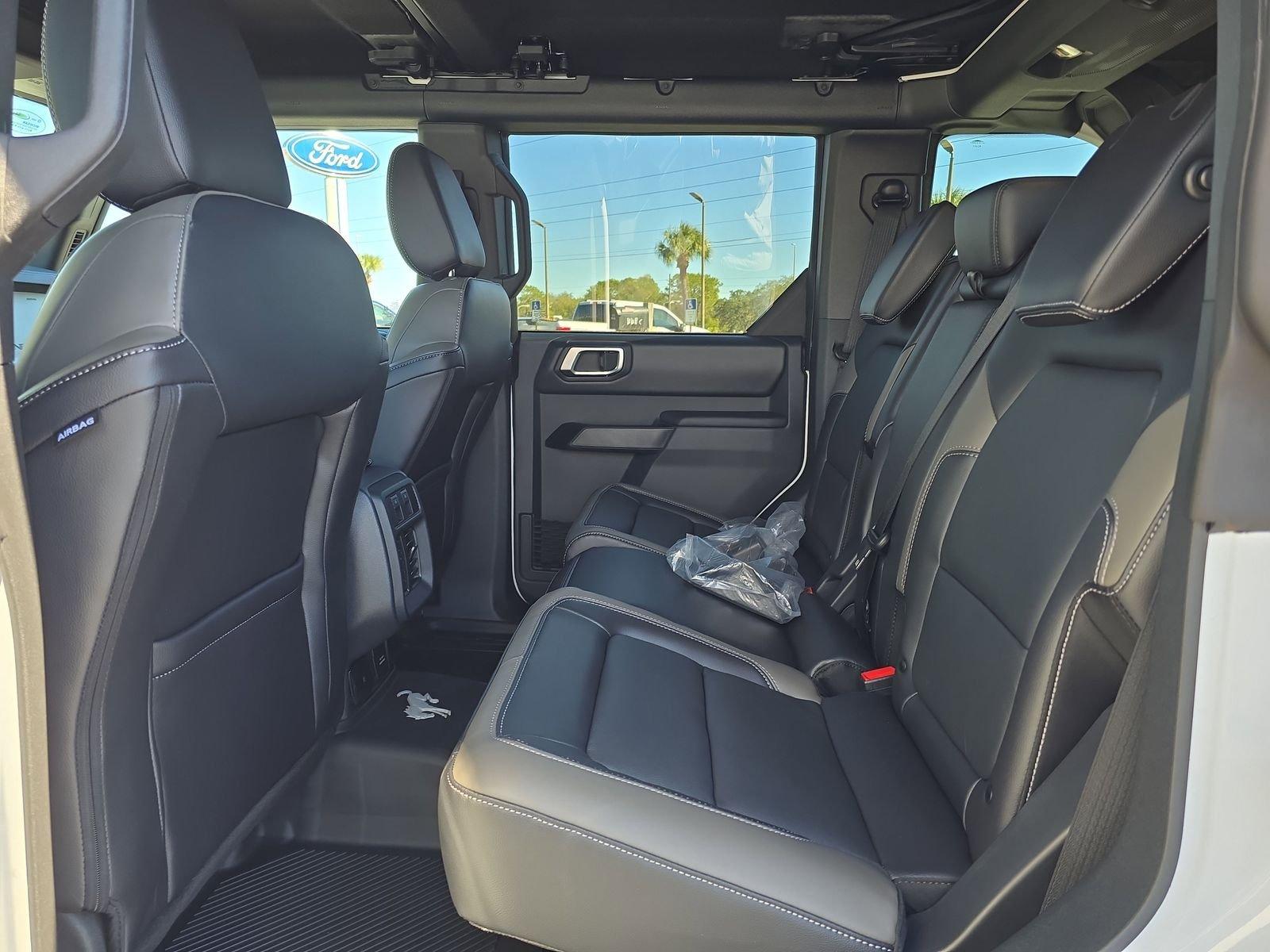 Ford Bronco Outer Banks 4Wd 4 Door - Thumbnail 13