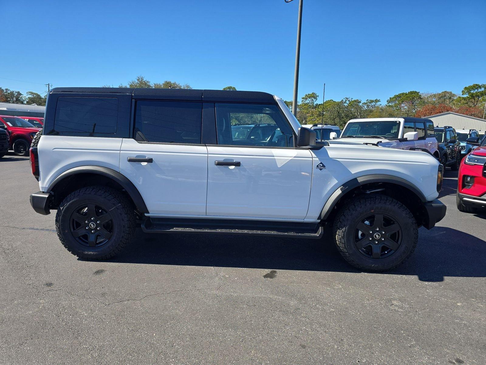 Ford Bronco Outer Banks 4Wd 4 Door - Thumbnail 4