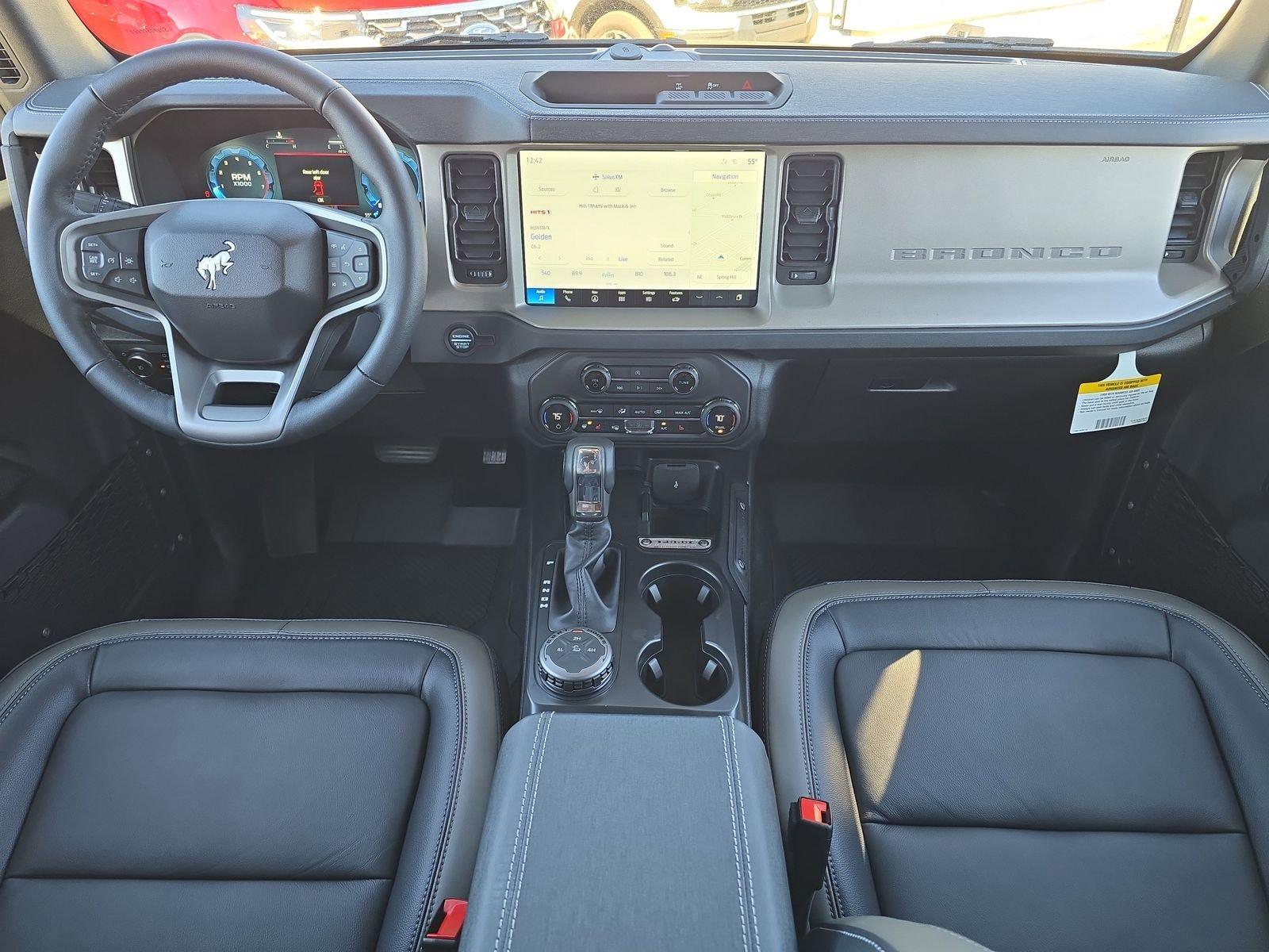 Ford Bronco Outer Banks 4Wd 4 Door - Thumbnail 9