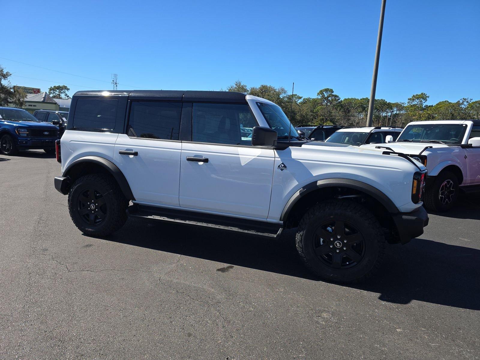 Ford Bronco Outer Banks 4Wd 4 Door - Thumbnail 3