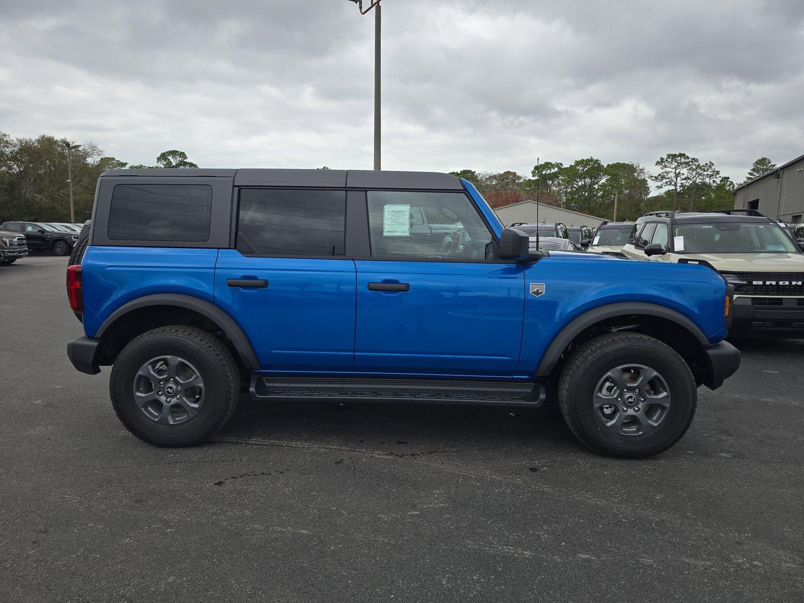 Ford Bronco Big Bend 4Wd 4 Door - Thumbnail 4