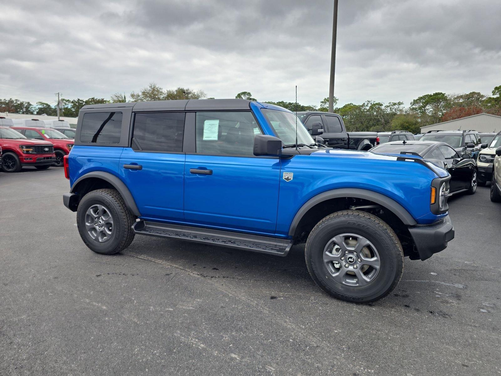 Ford Bronco Big Bend 4Wd 4 Door - Thumbnail 3