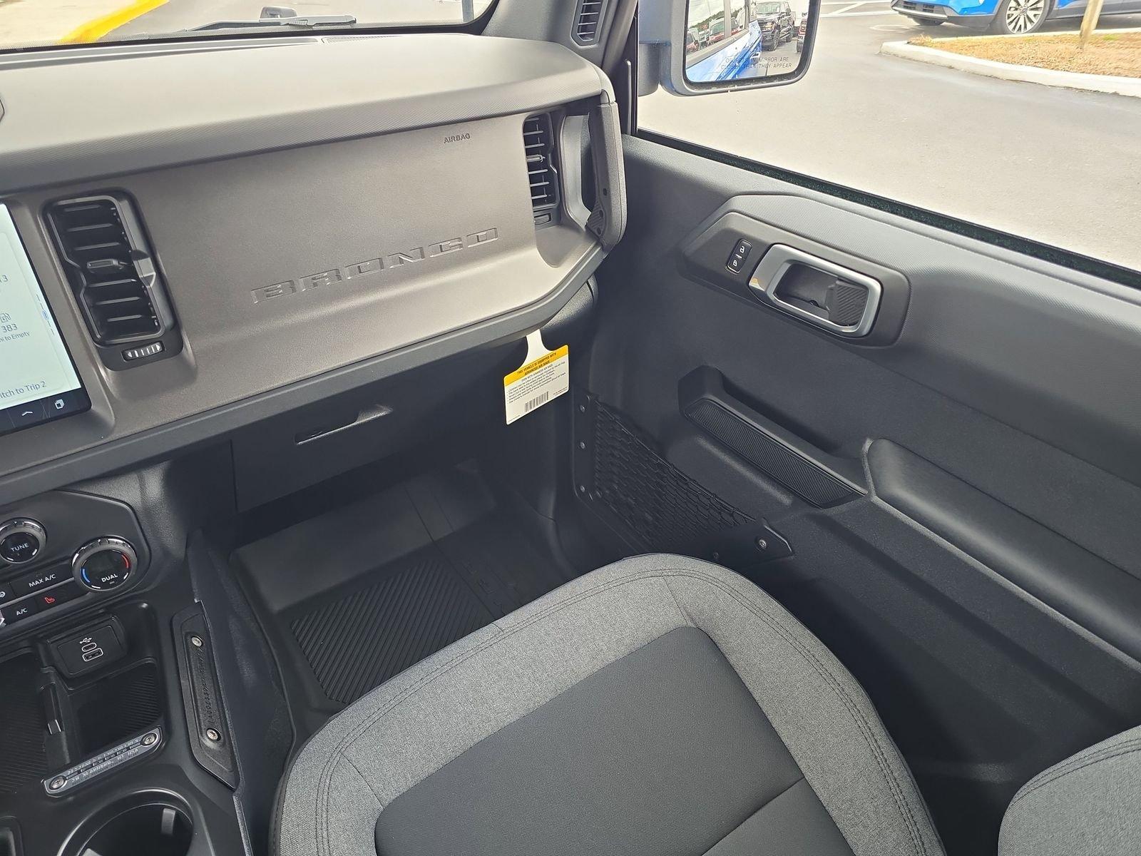 Ford Bronco Big Bend 4Wd 4 Door - Thumbnail 12