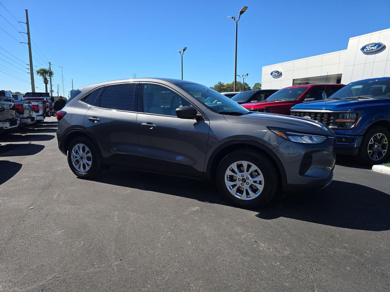 Ford Escape Active Fwd 4D Sport Utility - Thumbnail 3