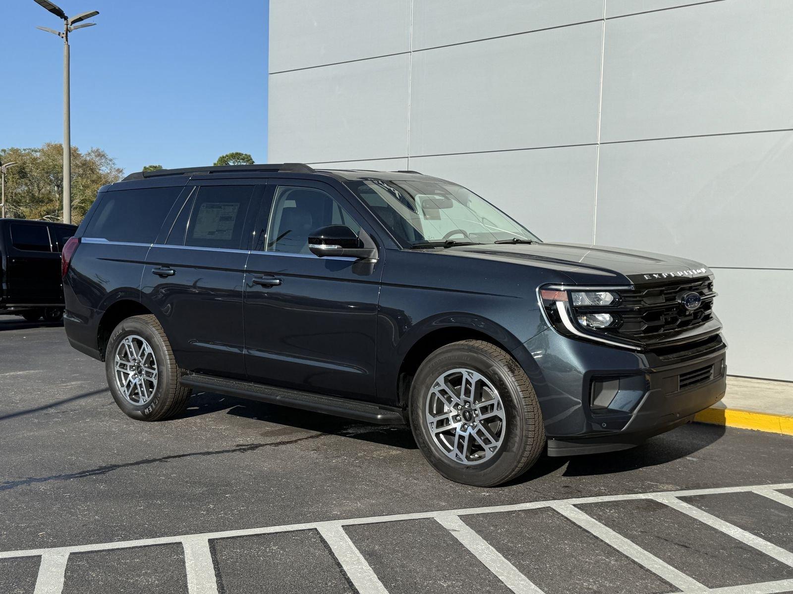 Ford Expedition Active 4X2 Regular - Thumbnail 3