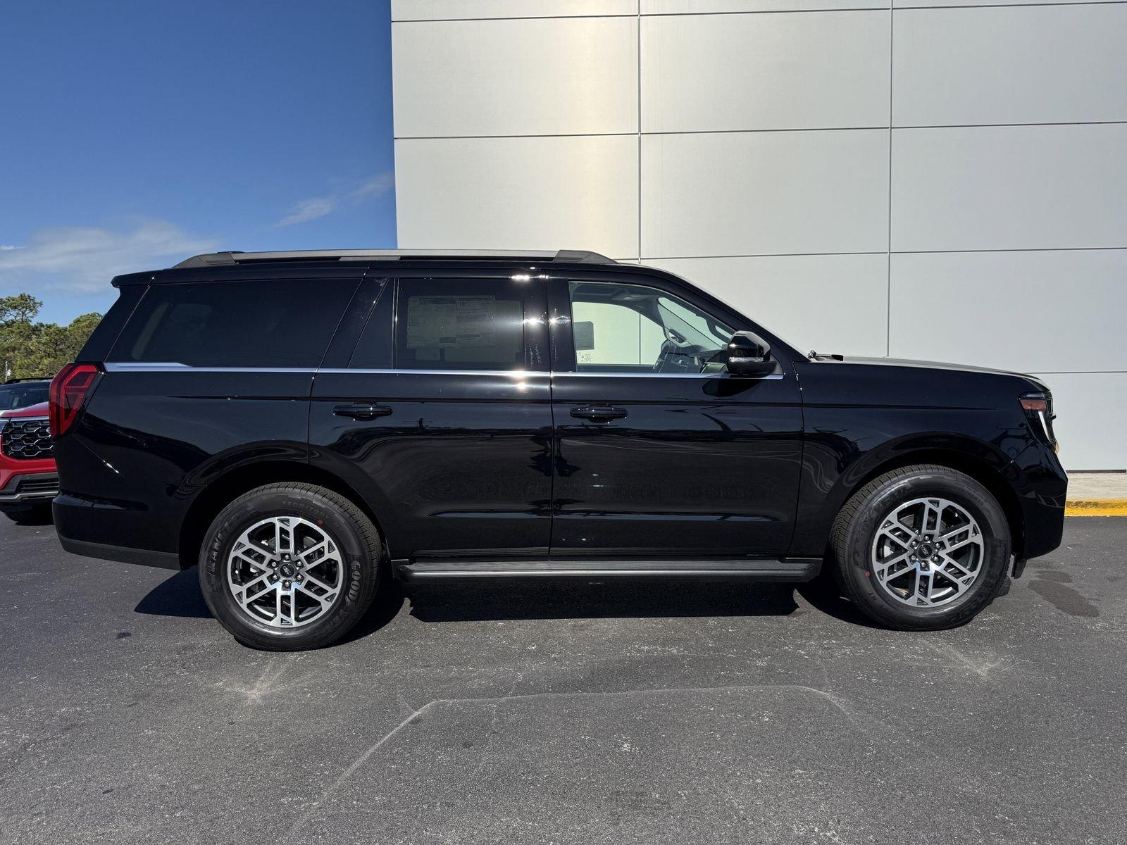 Ford Expedition Active 4X2 Regular - Thumbnail 4