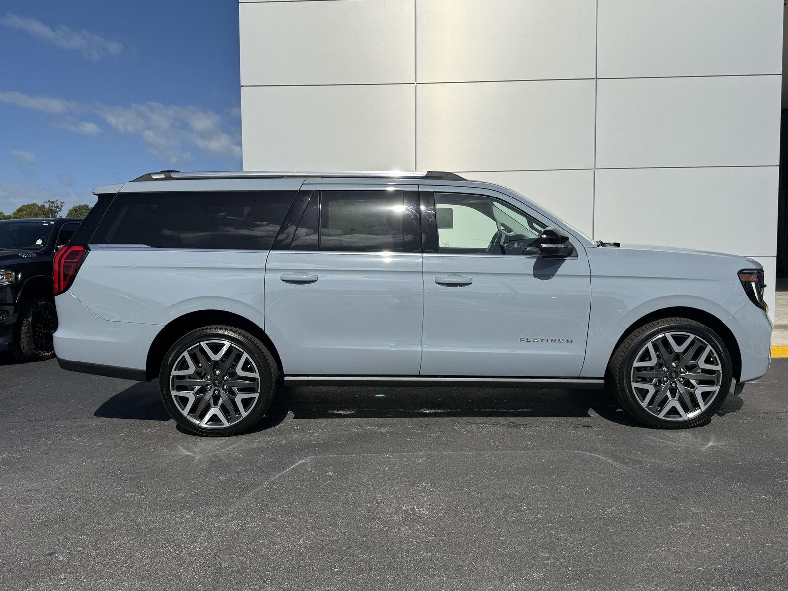 Ford Expedition Platinum 4X4 El - Thumbnail 3