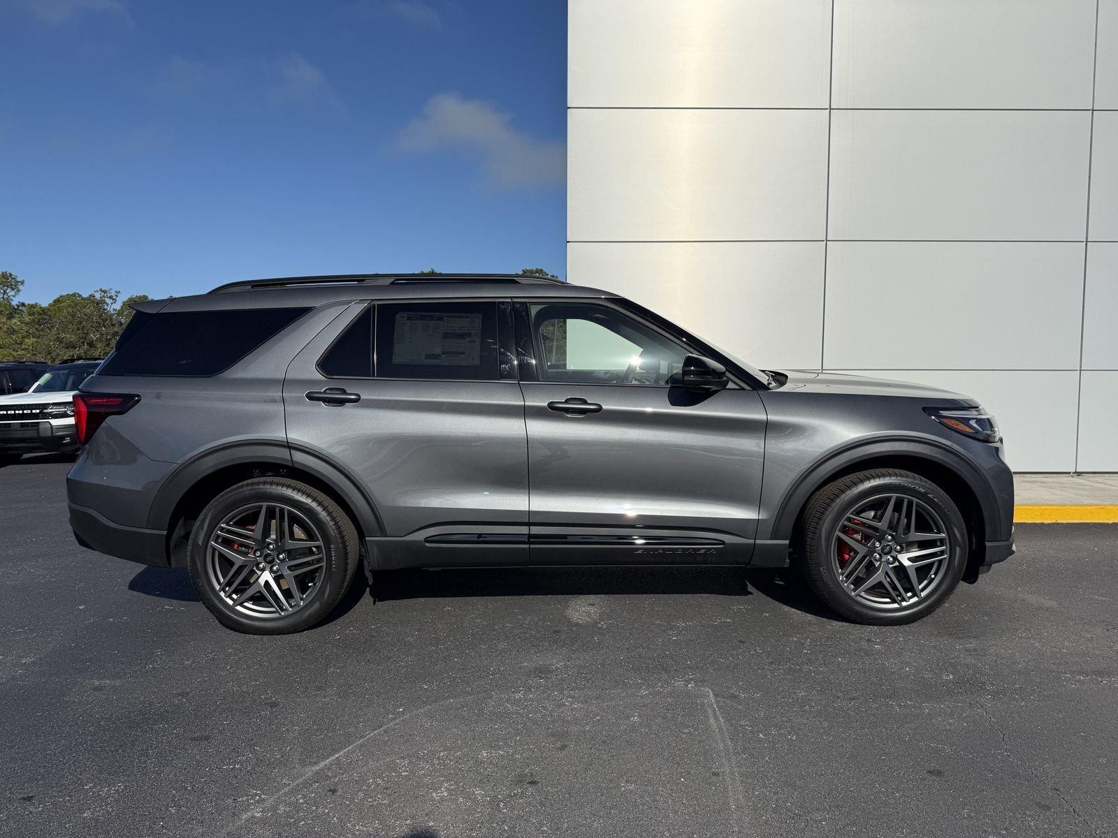 Ford Explorer St Rwd 4D Sport Utility - Thumbnail 4