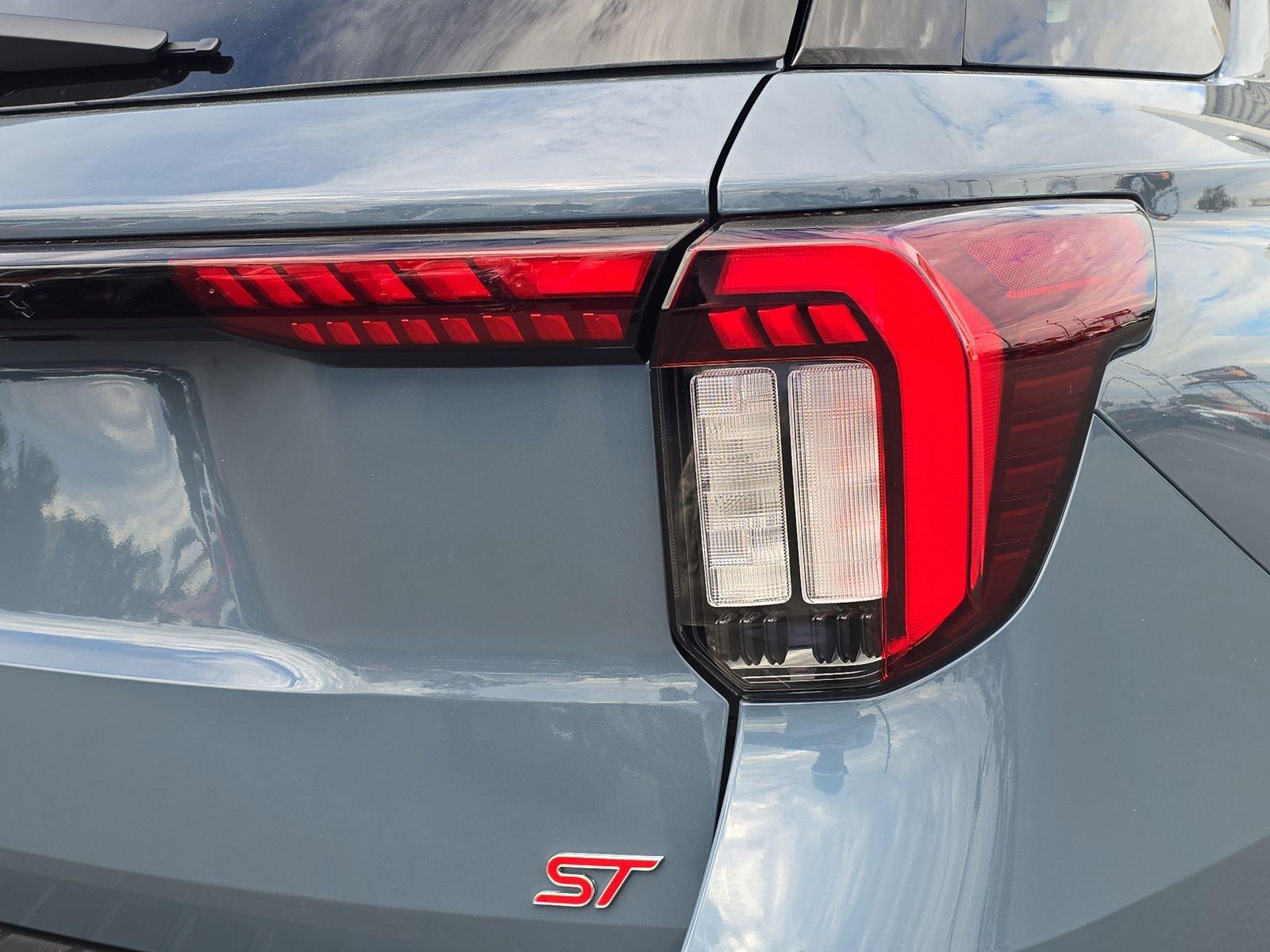 Ford Explorer St Rwd 4D Sport Utility - Thumbnail 7