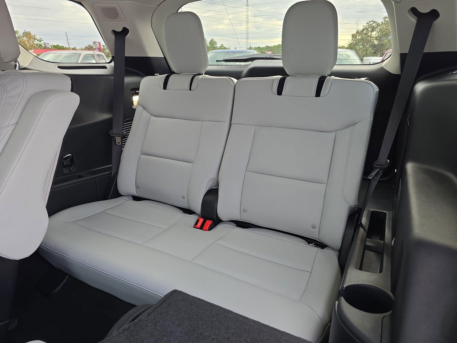 Ford Explorer Platinum 4Wd 4D Sport Utility - Thumbnail 14