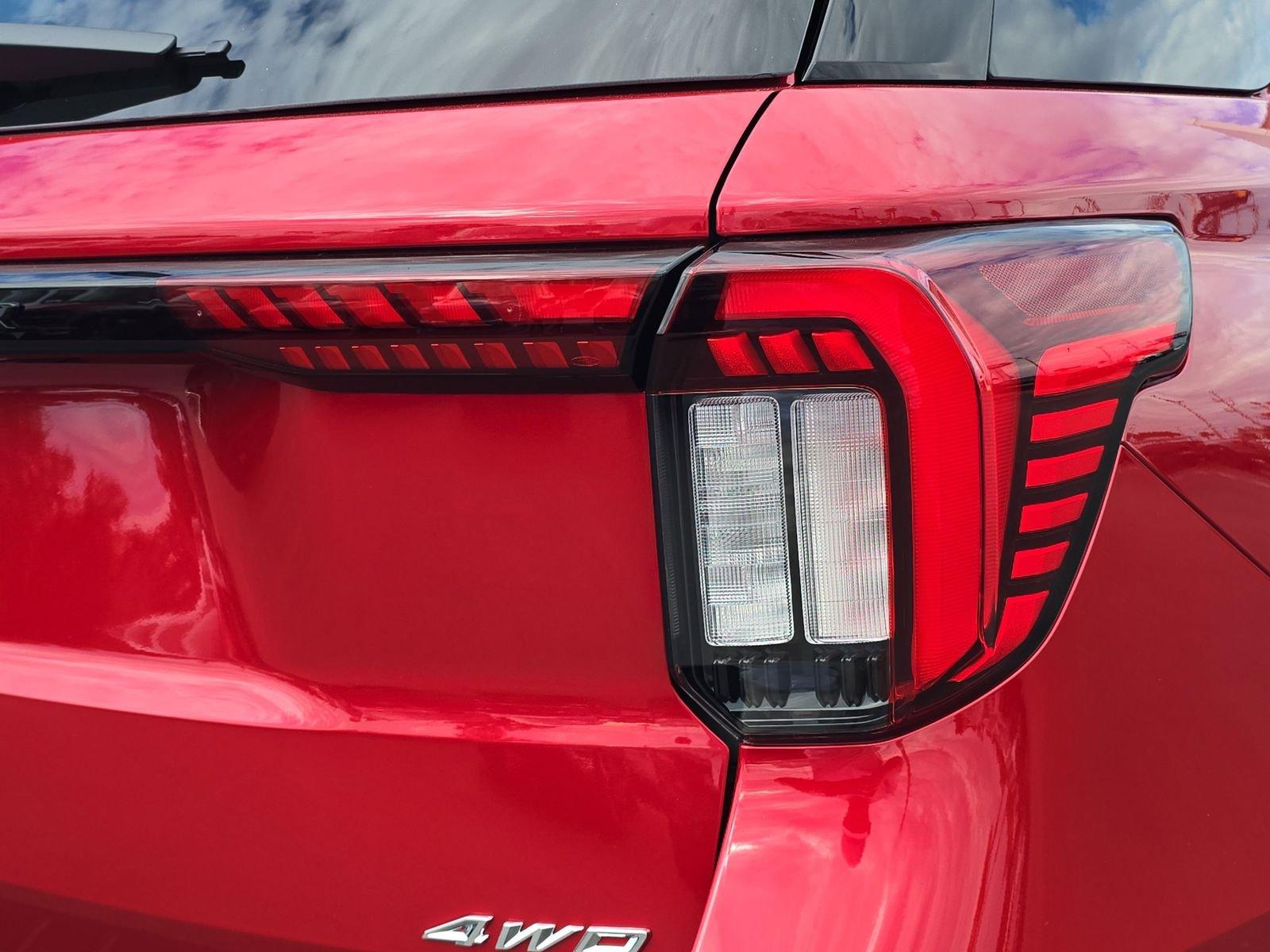 Ford Explorer Platinum 4Wd 4D Sport Utility - Thumbnail 7