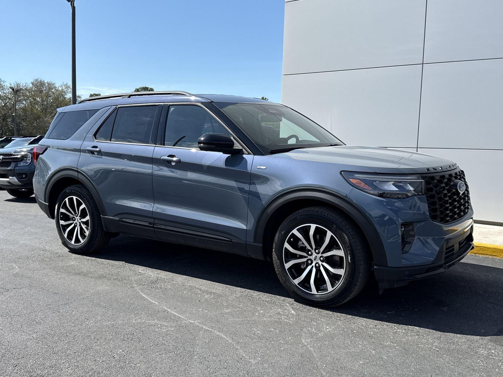 Ford Explorer St-Line Rwd 4D Sport Utility - Thumbnail 3