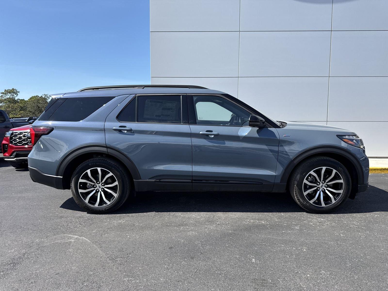 Ford Explorer St-Line Rwd 4D Sport Utility - Thumbnail 4