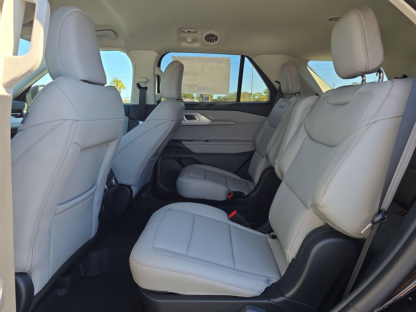 Ford Explorer Active Rwd 4D Sport Utility - Thumbnail 13