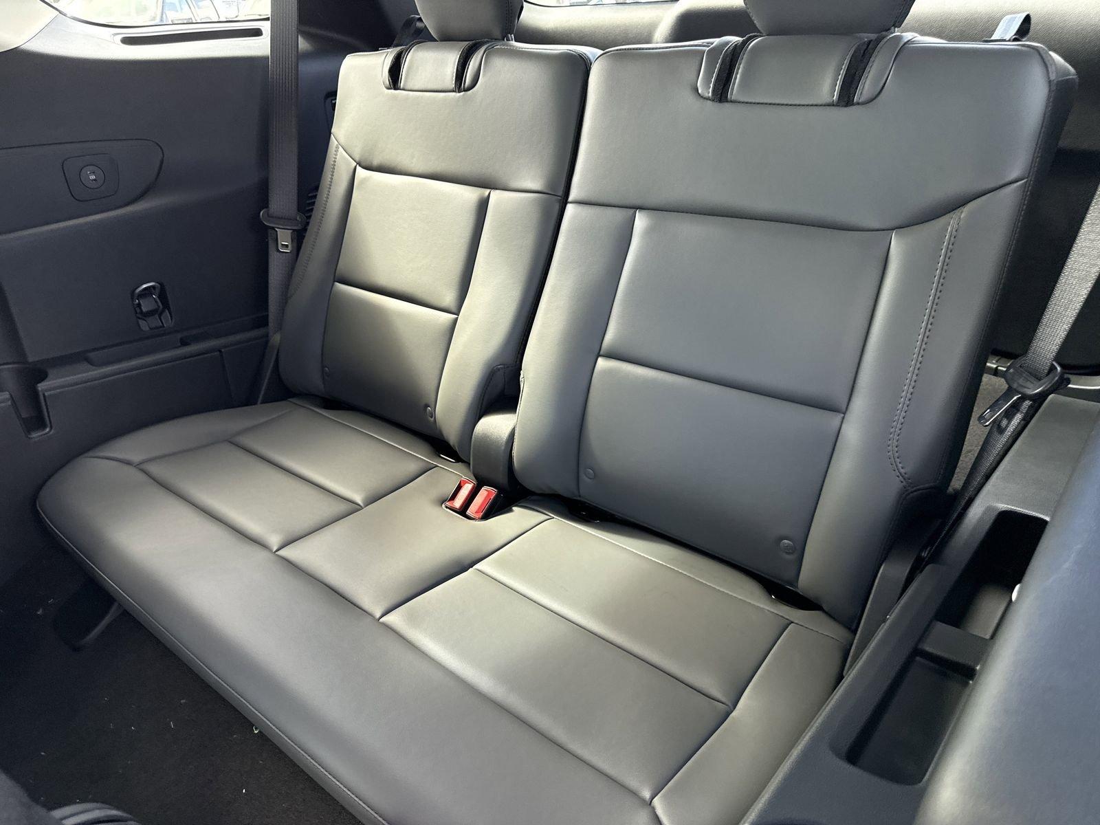 Ford Explorer Active Rwd 4D Sport Utility - Thumbnail 16