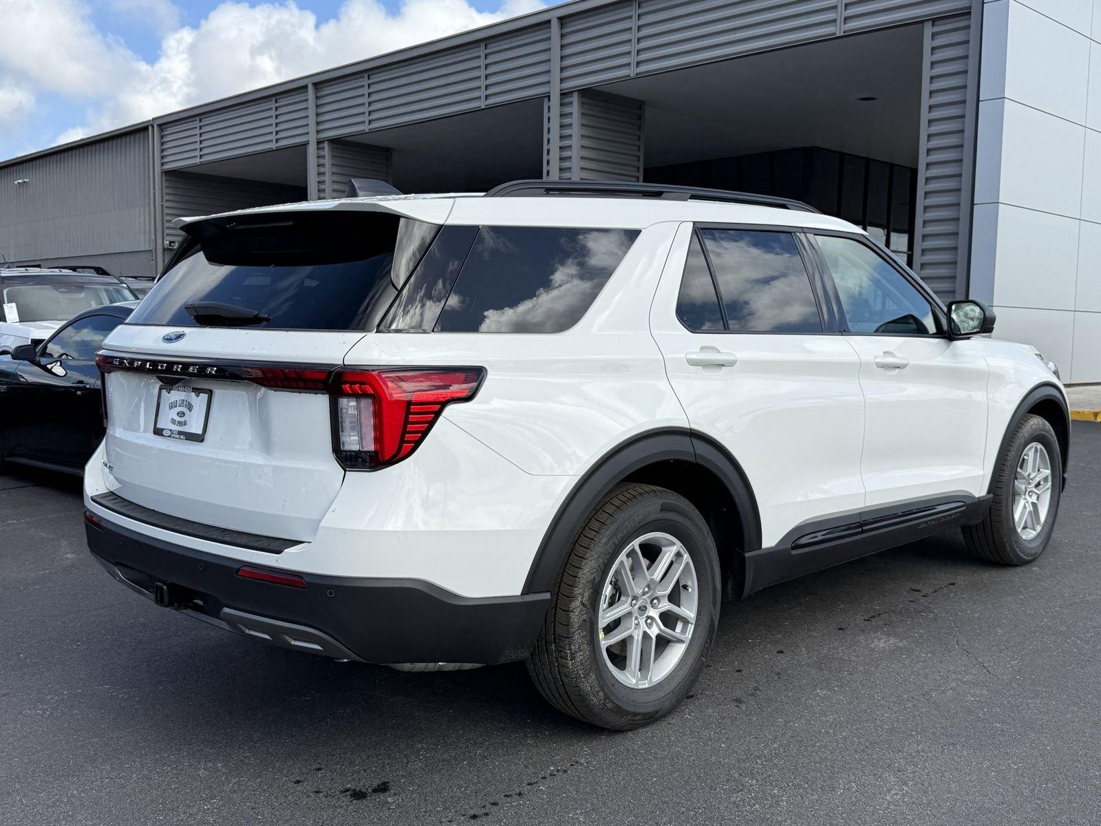 Ford Explorer Active Rwd 4D Sport Utility - Thumbnail 5