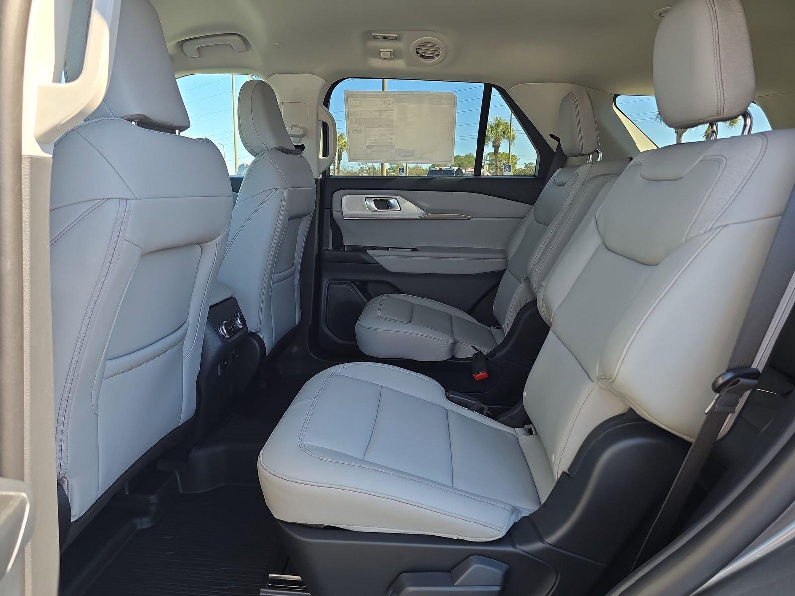 Ford Explorer Active Rwd 4D Sport Utility - Thumbnail 13