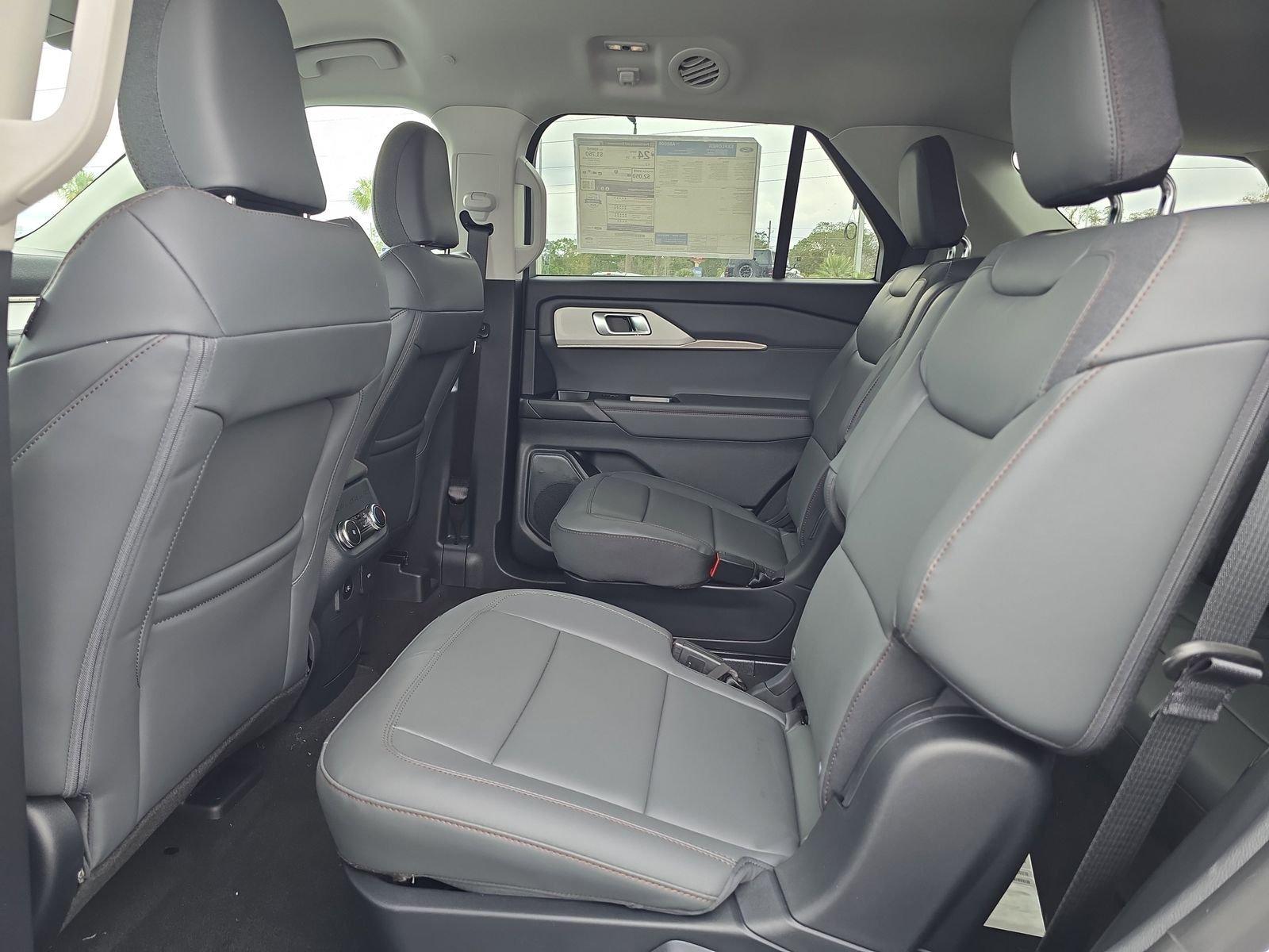 Ford Explorer Active Rwd 4D Sport Utility - Thumbnail 13