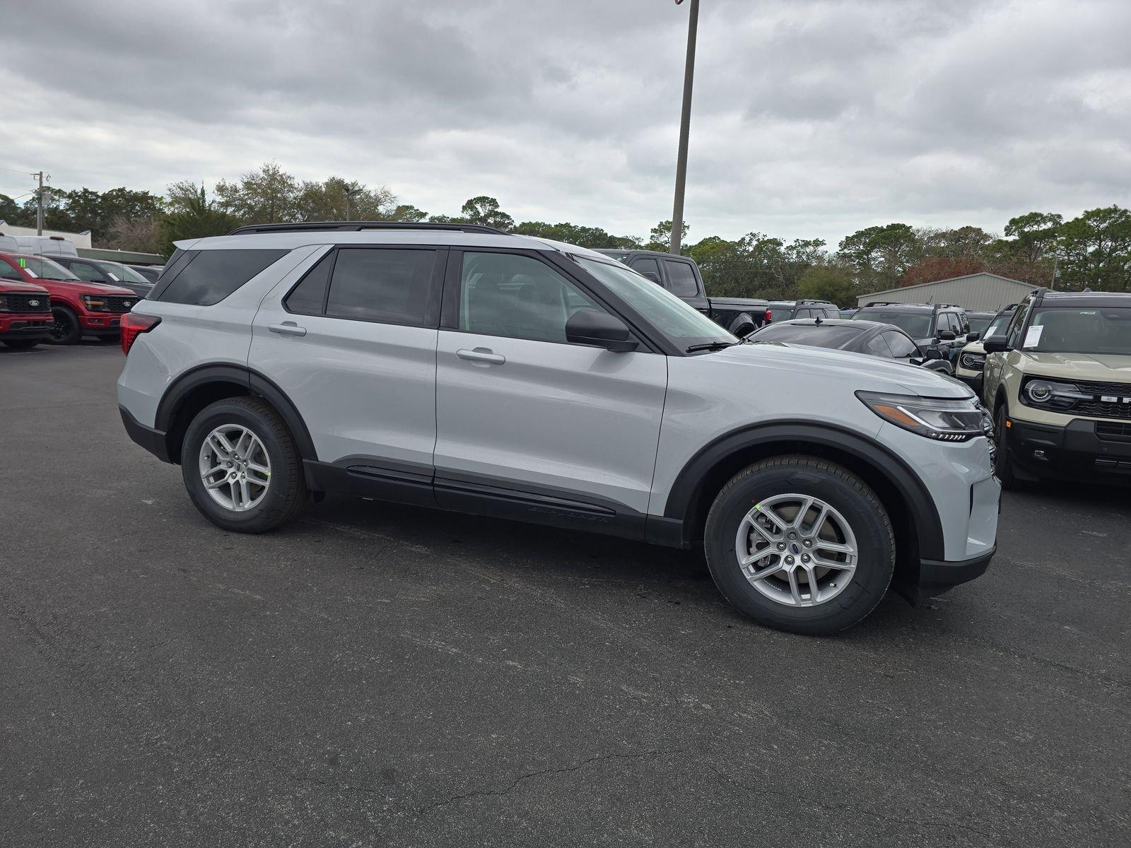 Ford Explorer Active Rwd 4D Sport Utility - Thumbnail 3