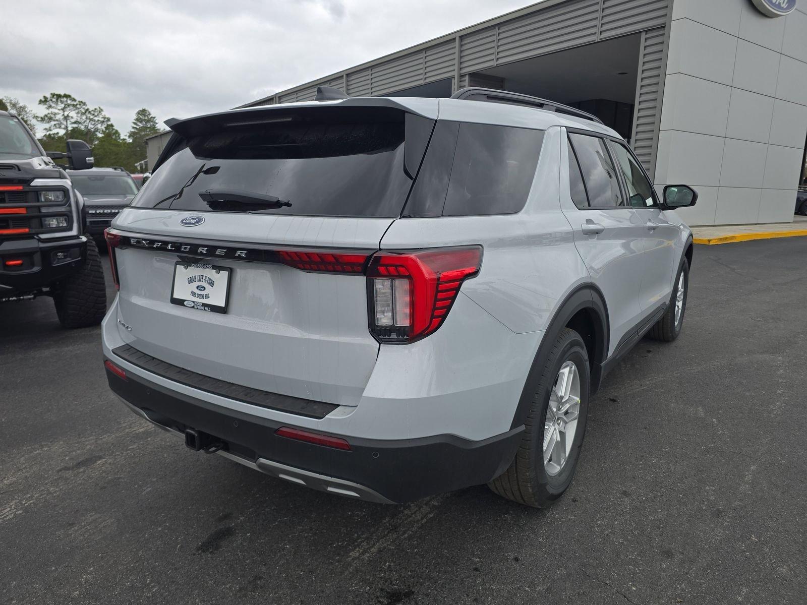 Ford Explorer Active Rwd 4D Sport Utility - Thumbnail 5