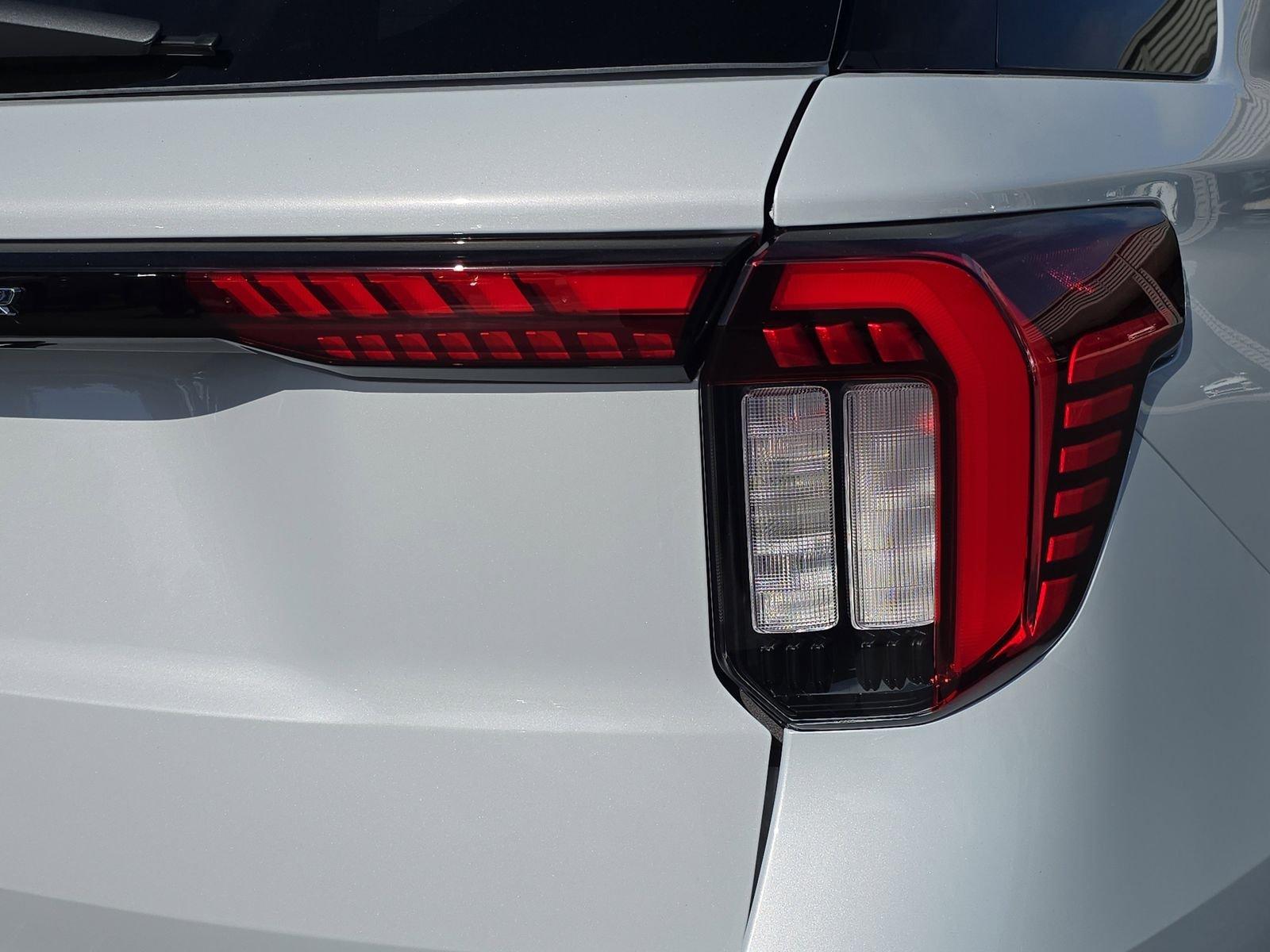 Ford Explorer Active Rwd 4D Sport Utility - Thumbnail 7