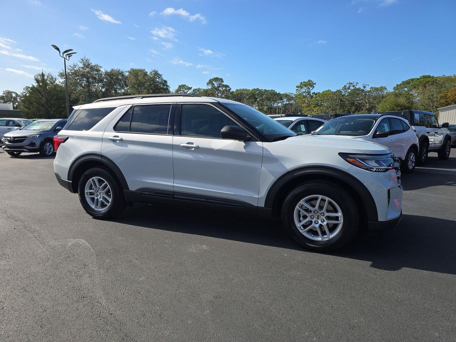 Ford Explorer Active Rwd 4D Sport Utility - Thumbnail 3