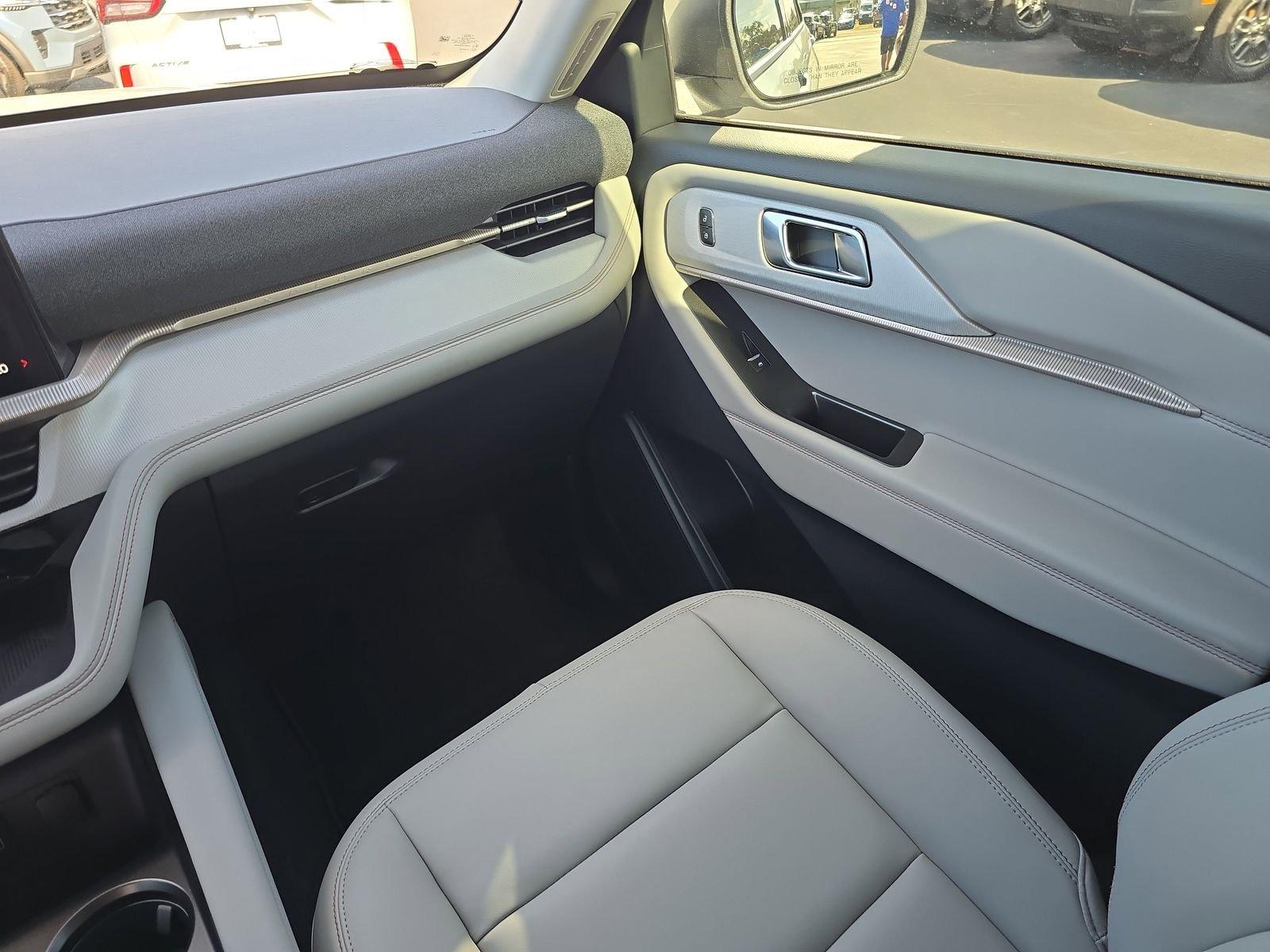 Ford Explorer Active Rwd 4D Sport Utility - Thumbnail 12