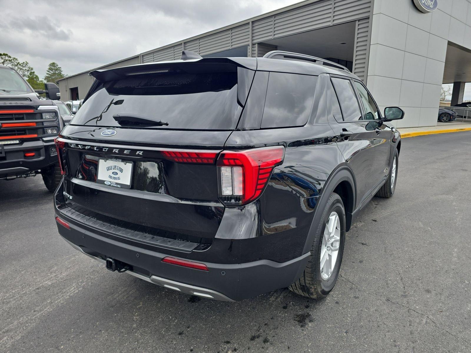 Ford Explorer Active Rwd 4D Sport Utility - Thumbnail 5