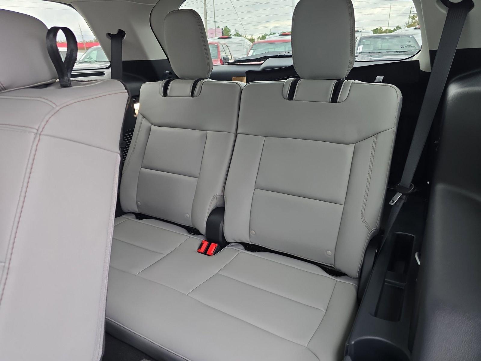 Ford Explorer Active Rwd 4D Sport Utility - Thumbnail 14