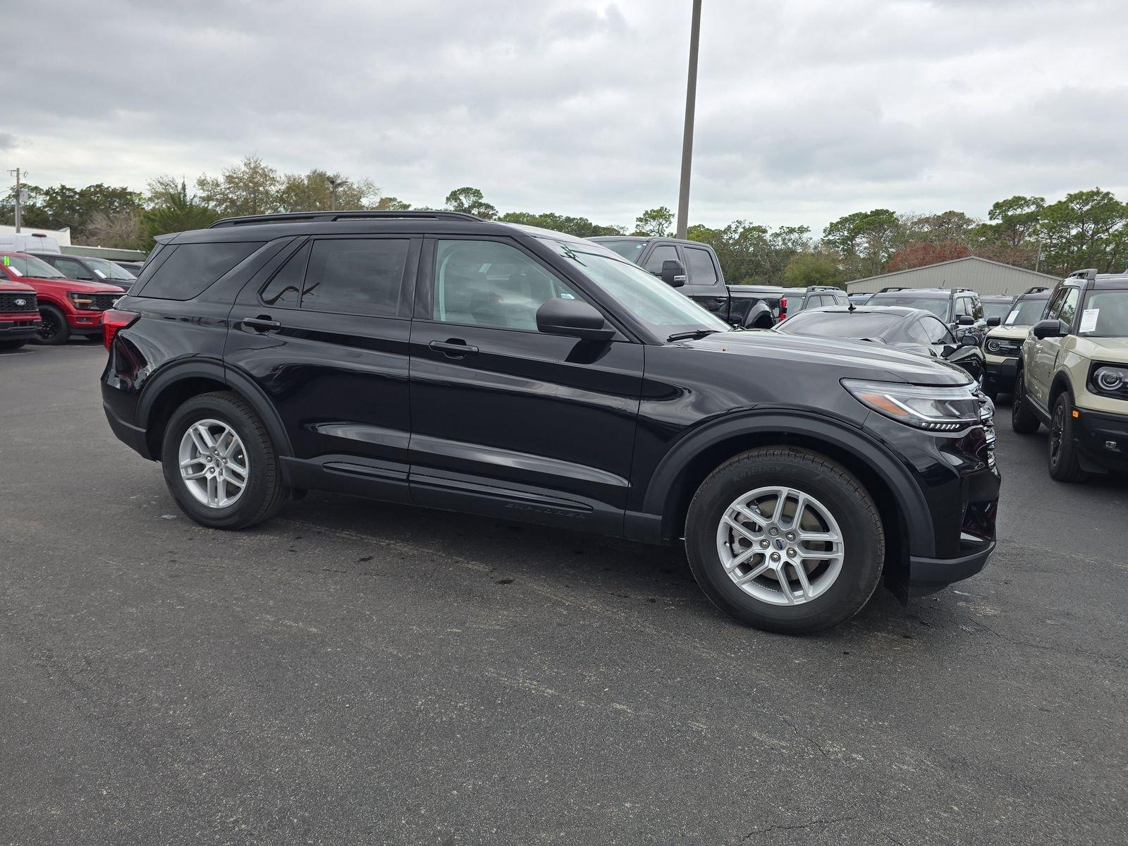 Ford Explorer Active Rwd 4D Sport Utility - Thumbnail 3
