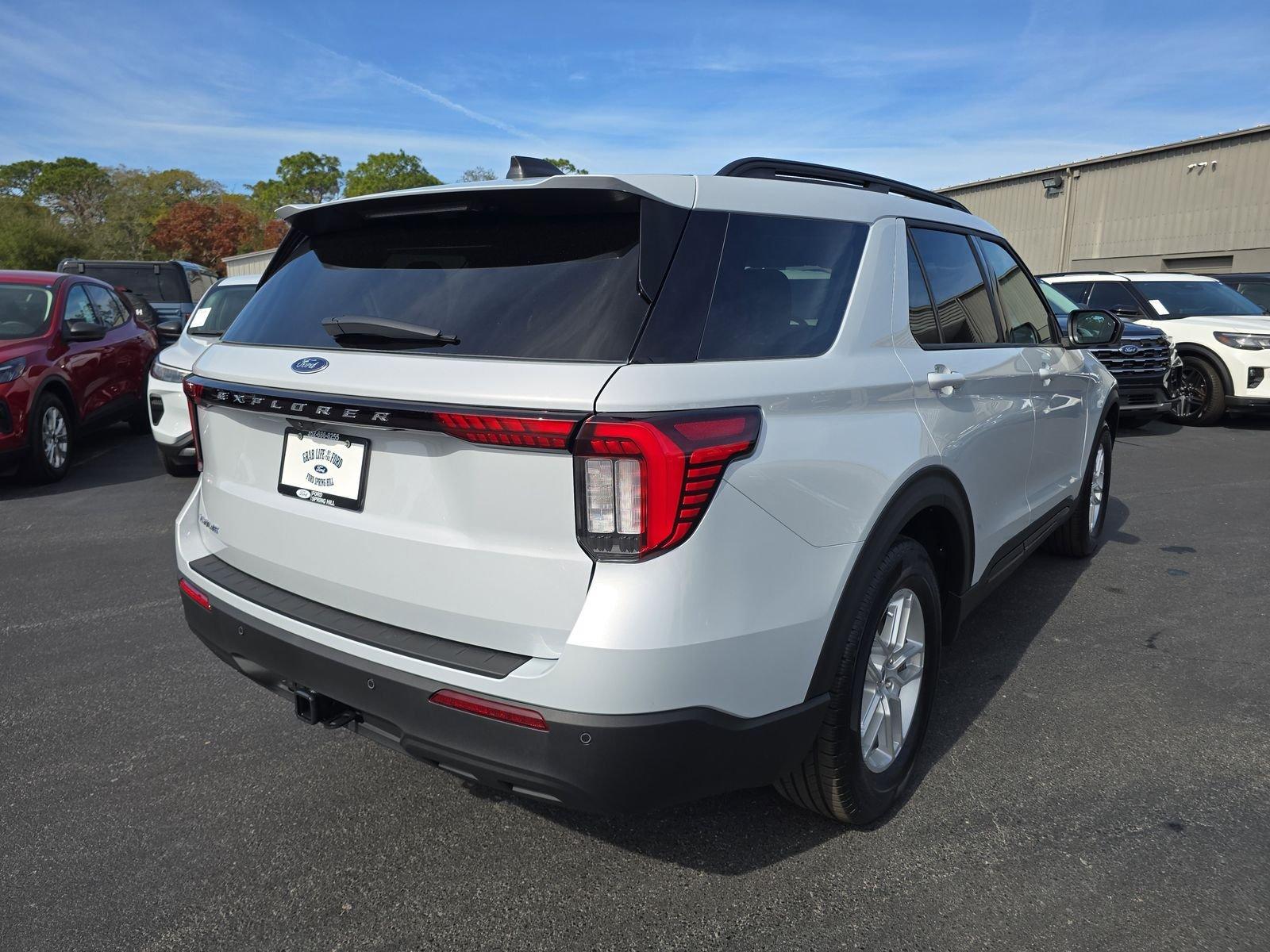 Ford Explorer Active Rwd 4D Sport Utility - Thumbnail 5