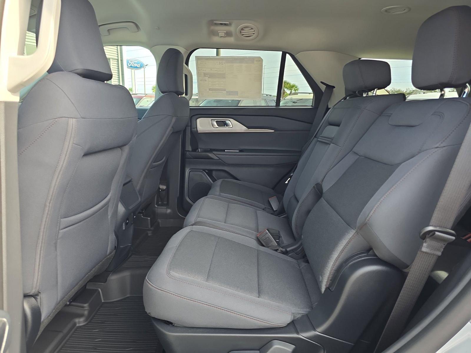 Ford Explorer Active Rwd 4D Sport Utility - Thumbnail 13