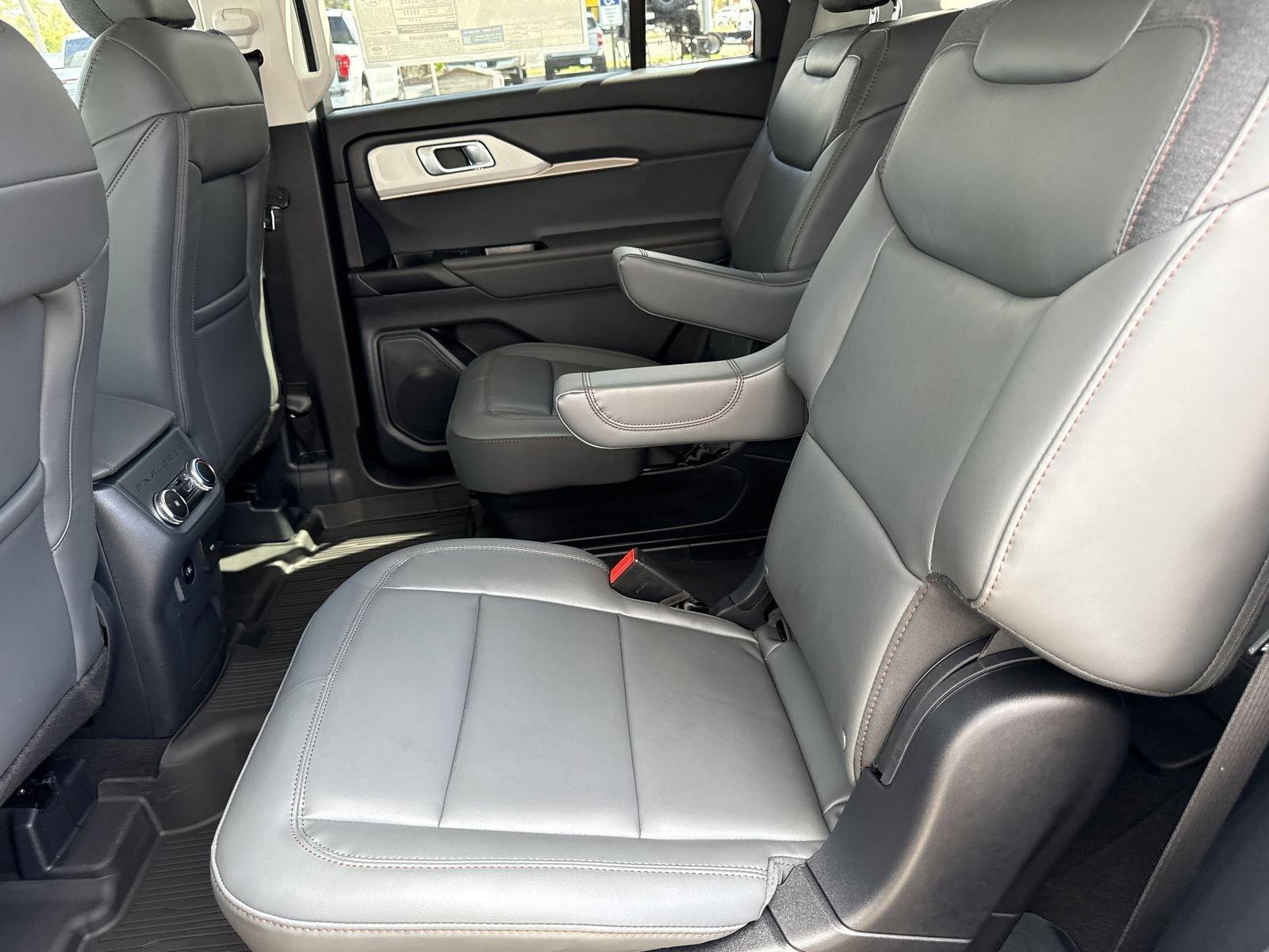 Ford Explorer Active Rwd 4D Sport Utility - Thumbnail 13