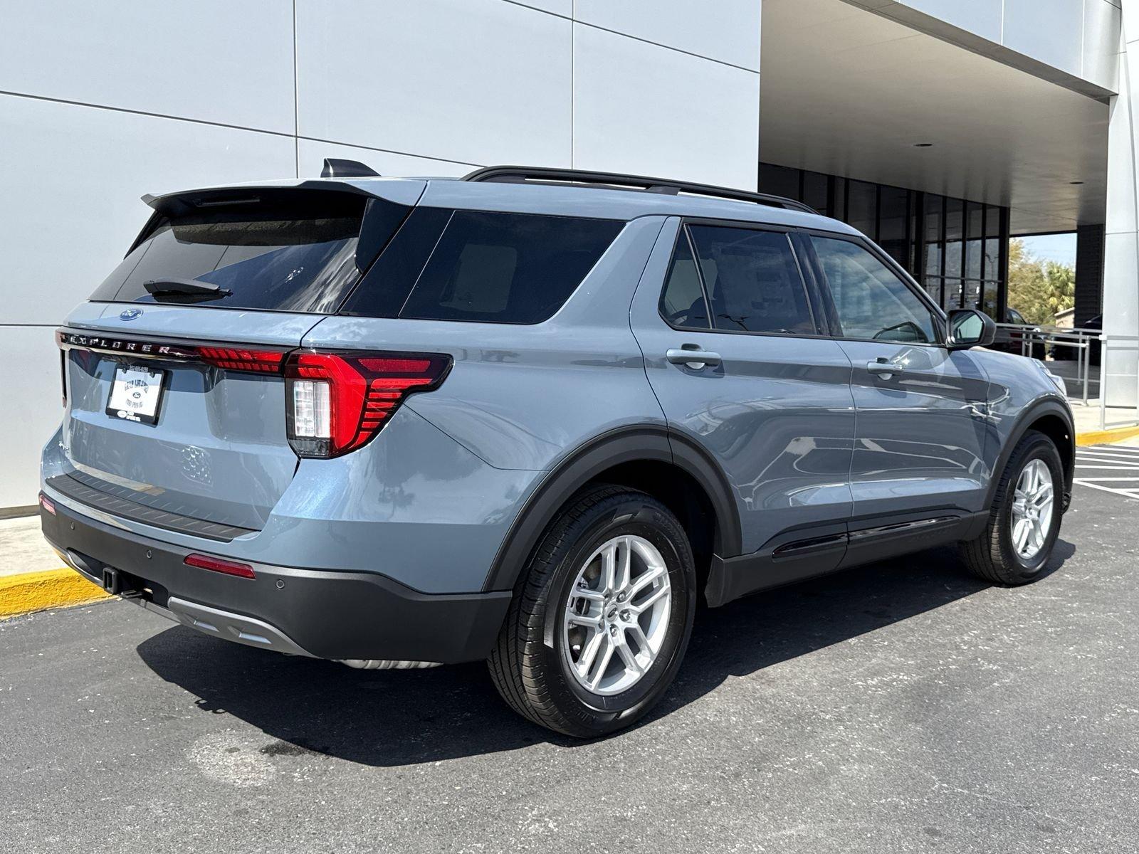 Ford Explorer Active Rwd 4D Sport Utility - Thumbnail 5