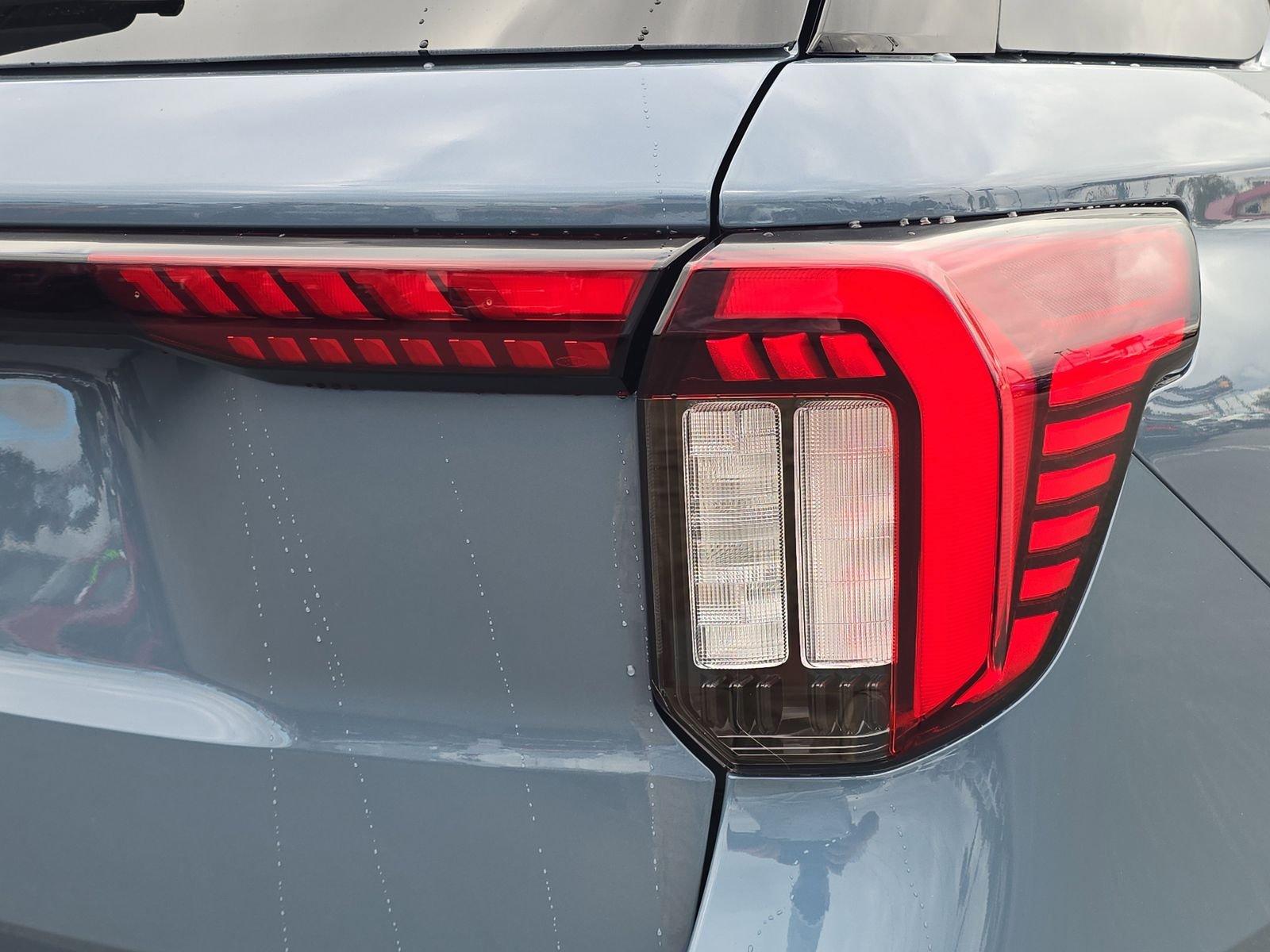 Ford Explorer Active Rwd 4D Sport Utility - Thumbnail 7