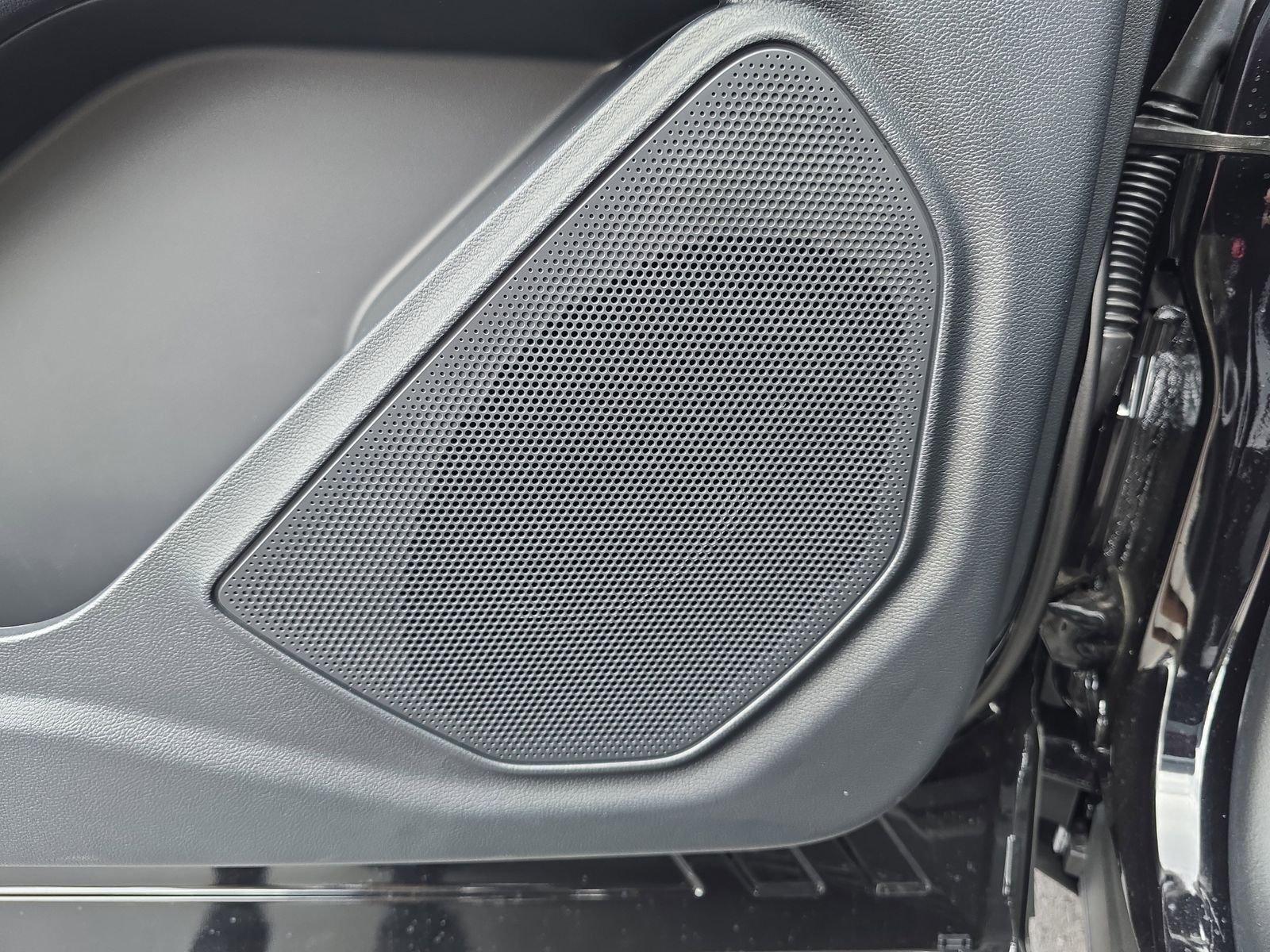 Ford Explorer Active Rwd 4D Sport Utility - Thumbnail 16