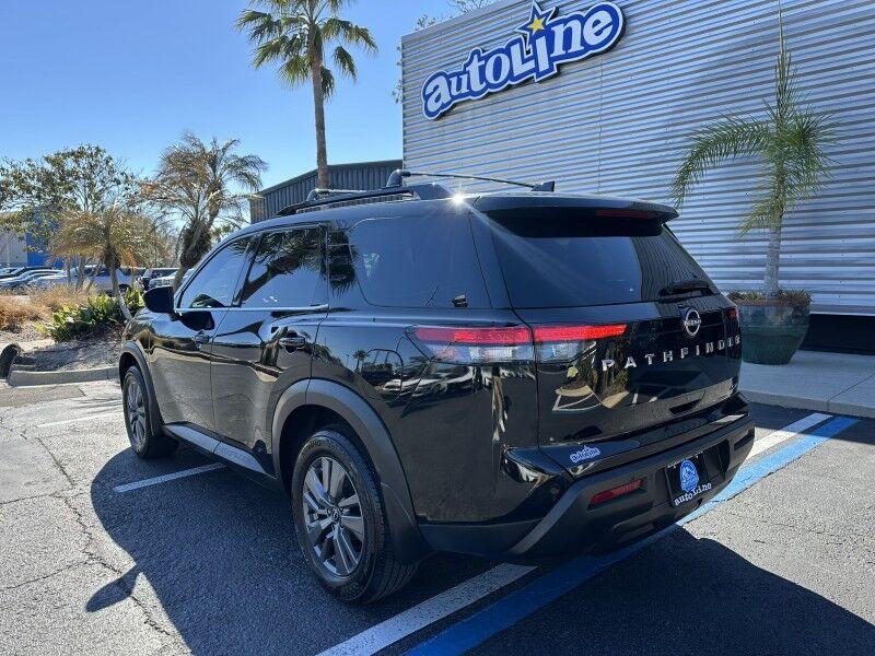 Nissan Pathfinder - Thumbnail 2