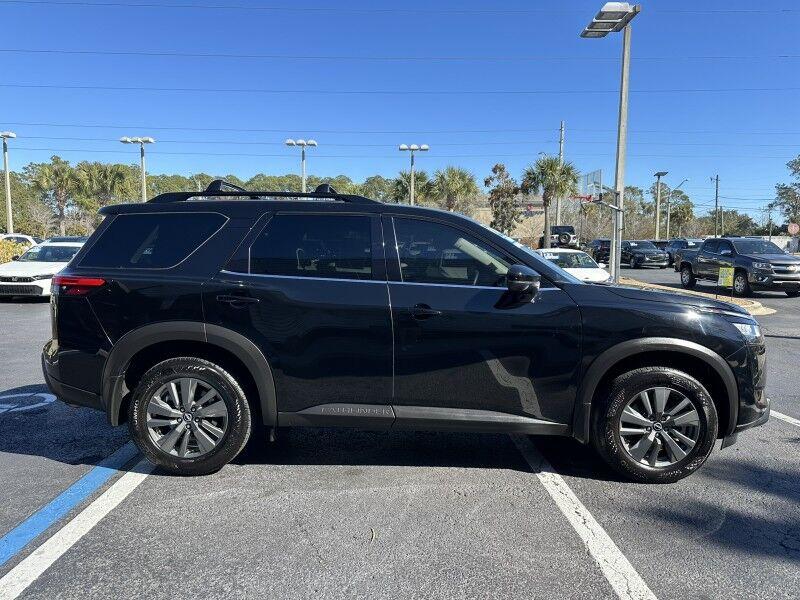 Nissan Pathfinder - Thumbnail 6