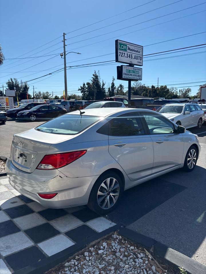 Hyundai Accentse 4-Door 6A - Thumbnail 7