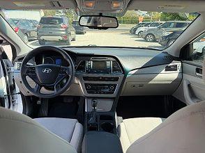 Hyundai Sonata Se - View 1