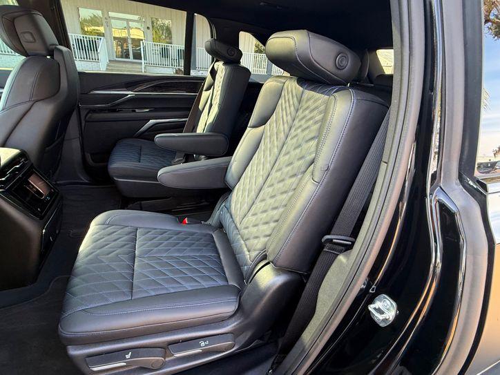 Cadillac Escalade Iq Custom Satin Escalade Iq Sport Loaded Carfax Cert | Plant City Florida | Bayshore Automo - Thumbnail 2