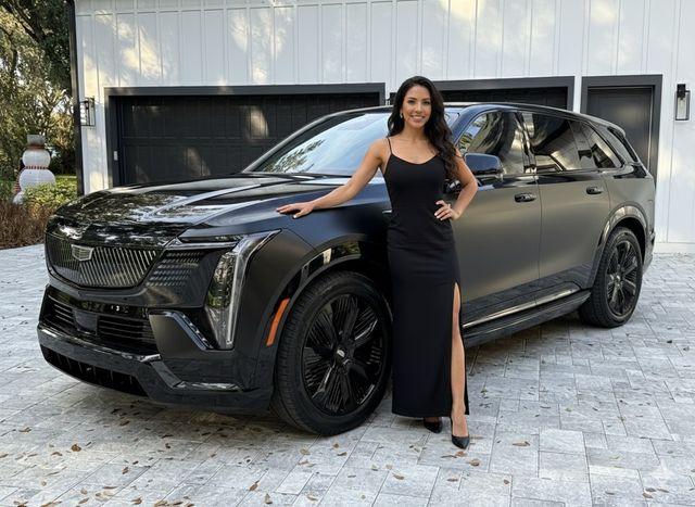 Cadillac Escalade Iq Custom Satin Escalade Iq Sport Loaded Carfax Cert | Plant City Florida | Bayshore Automo - View 1